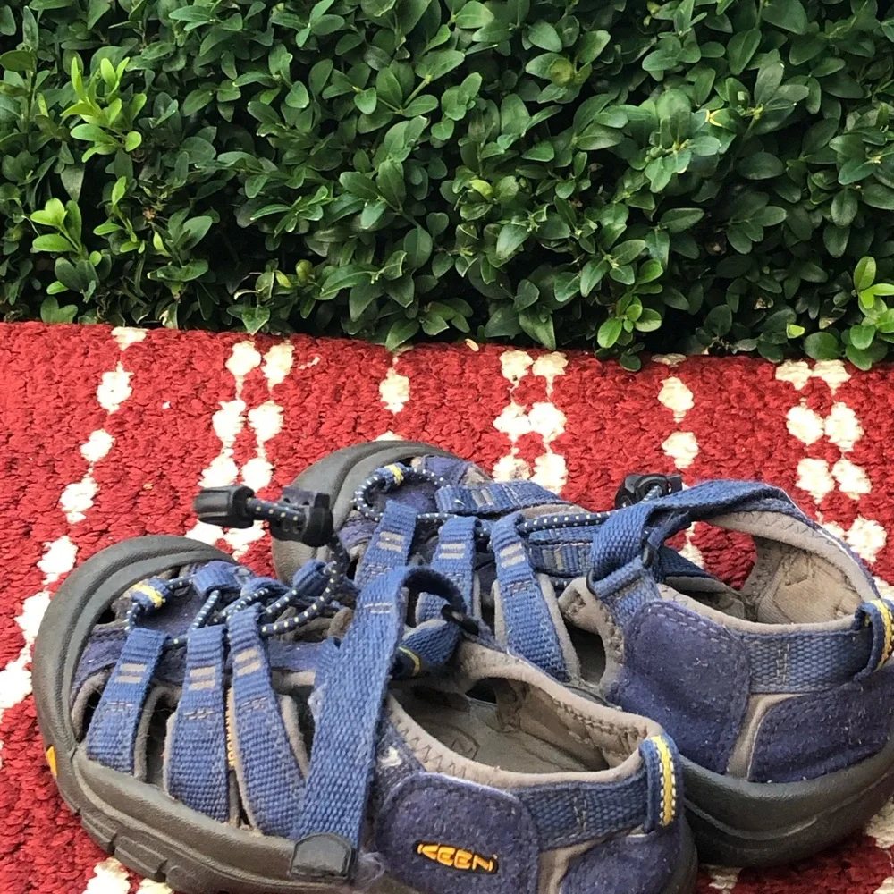 Keen Kids Boy’s Blue Outdoor Water Sport Sandals Size 12